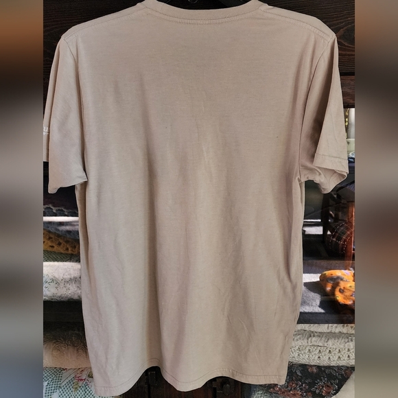 Columbia Men's Light Tan Graphic Tee - Picture 4 of 4